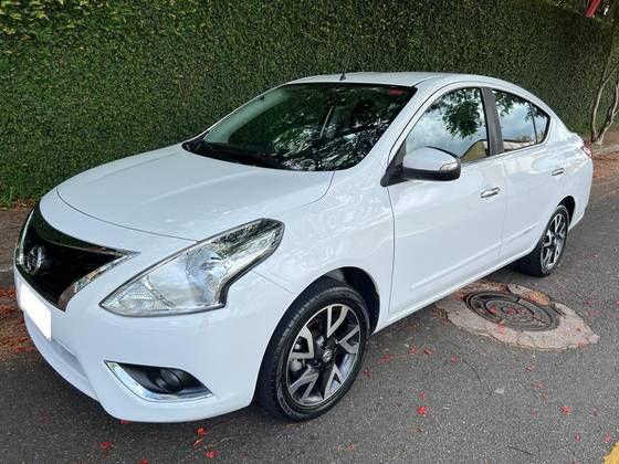 NISSAN VERSA 1.6 16V FLEXSTART UNIQUE 4P XTRONIC